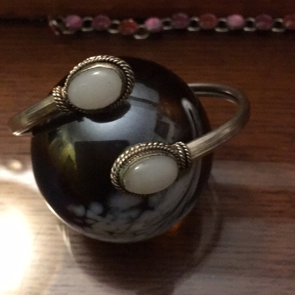 Unique Adjustable White Stone Bracelet